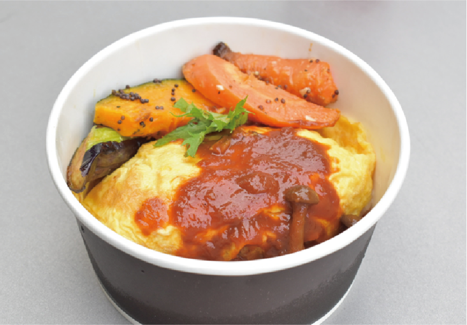 平飼いのオムライスの写真